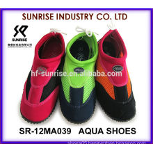 SR-12MA039 Popular Men neoprene surfing shoes plastic beach shoes water walking shoe aqua water shoes